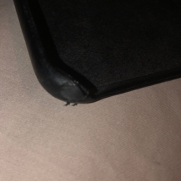 iPhone 8 Plus Apple Leather Black Case - Picture 3 of 3